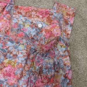 Lululemon size 4 25in legging